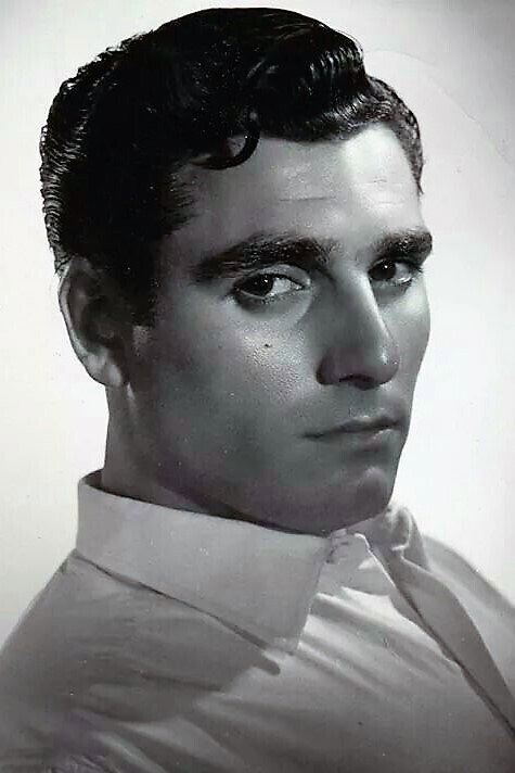 Aldo Monti as Count Drácula in Santo in the Treasure of Dracula