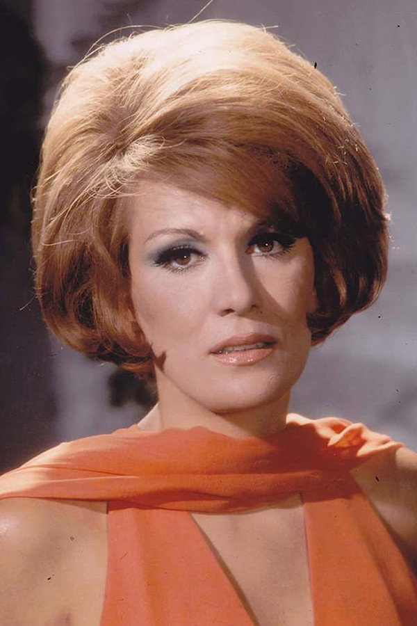 Μαίρη Χρονοπούλου as Katina in The Naked Brigade