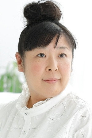 村上知子 as Sakie in Gu Gu, the Cat