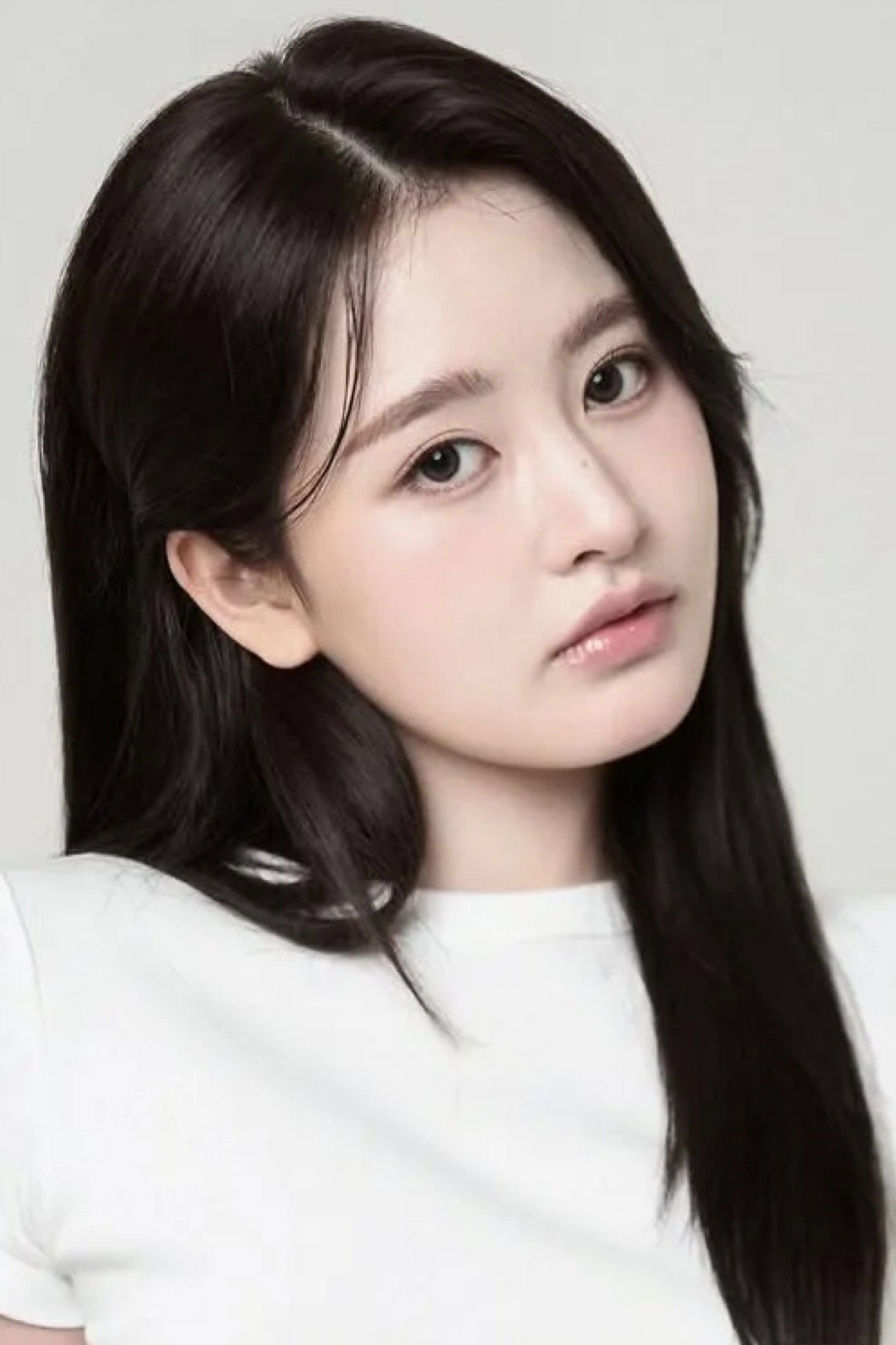 류한비 as Ju Soha in Rad Science