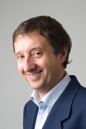 Mauro Pirovano as frate Gerasio in Un posto tranquillo