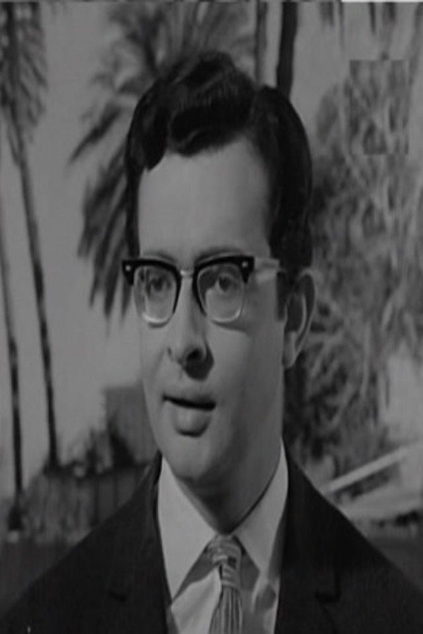 Wagih Sedky as محمد البنهاوي in First Love