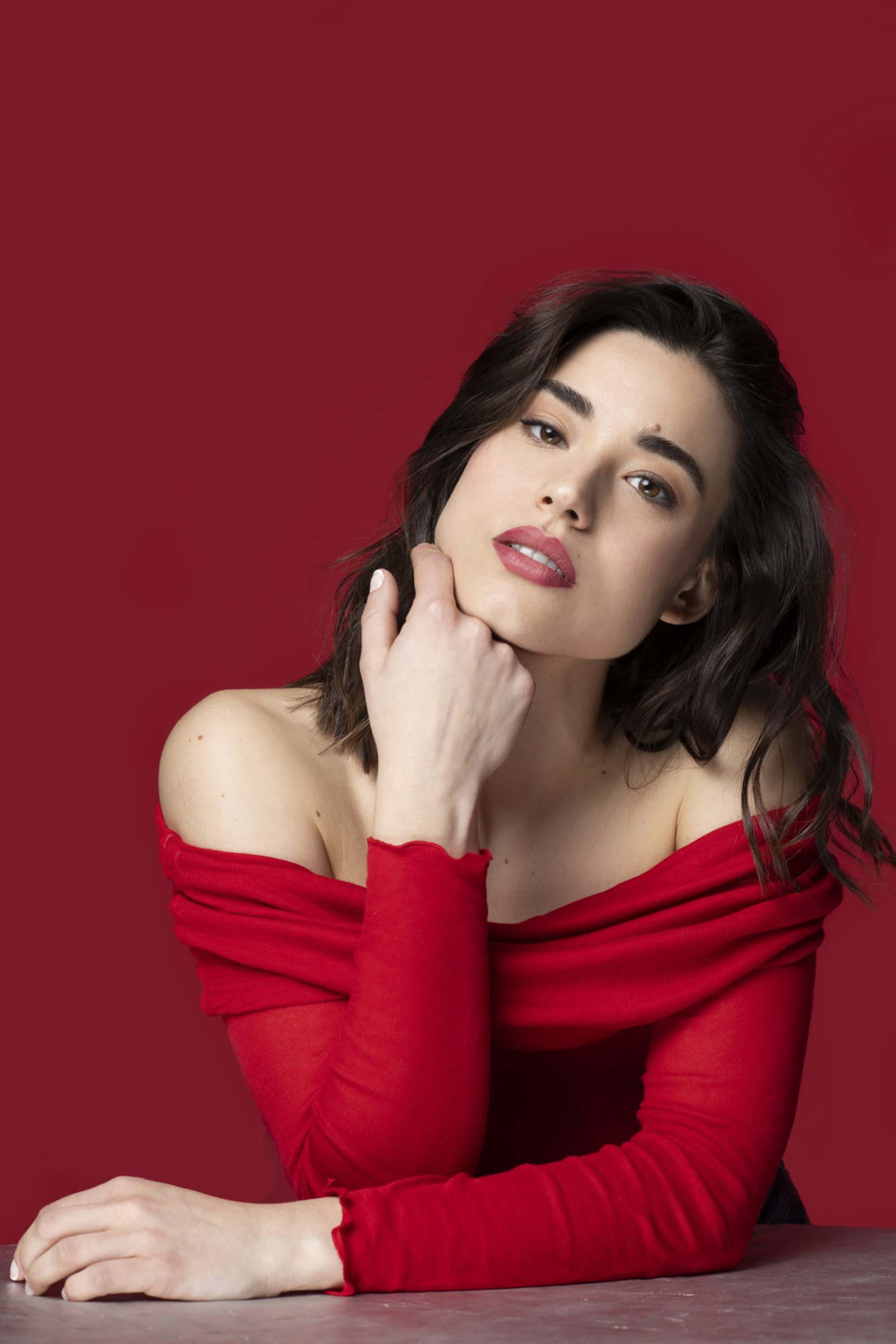 Júlia Fortaña as Amor Nº1 in Amor Nº3