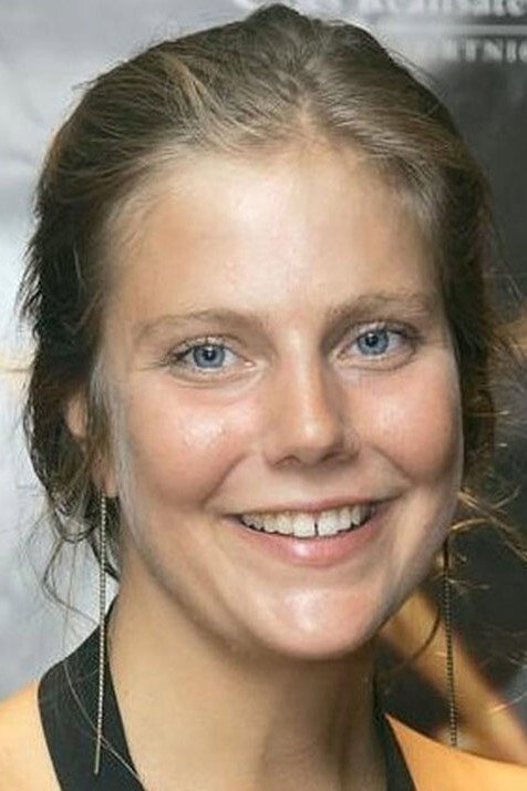 Lise Bellynck as Sophie in À l'aventure