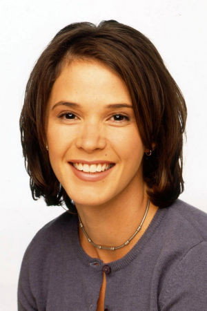 Sabrina Lloyd as Edith in The Pretty One