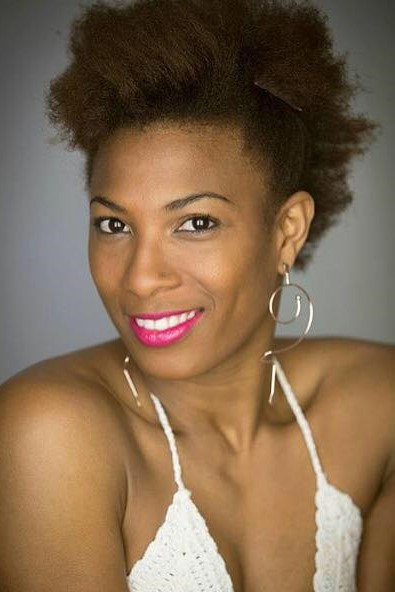Leticia Cardoso as Deisy in Ribeirinhos do Asfalto