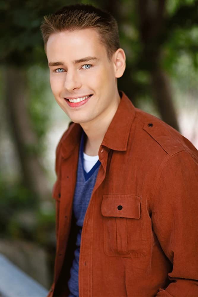 Jack Murray as Mark in Between