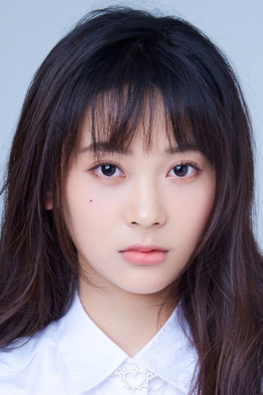 鄭妙 as Xia Nuanxin in Chip Raiders