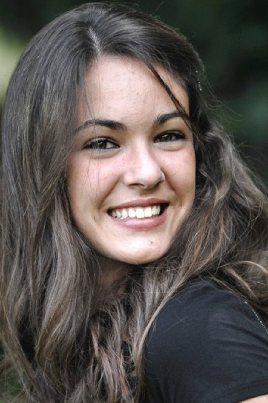 Beatrice Flammini as Alis in Amore 14