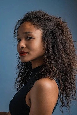 Diop Virginia as Bikira in Bar Giuseppe