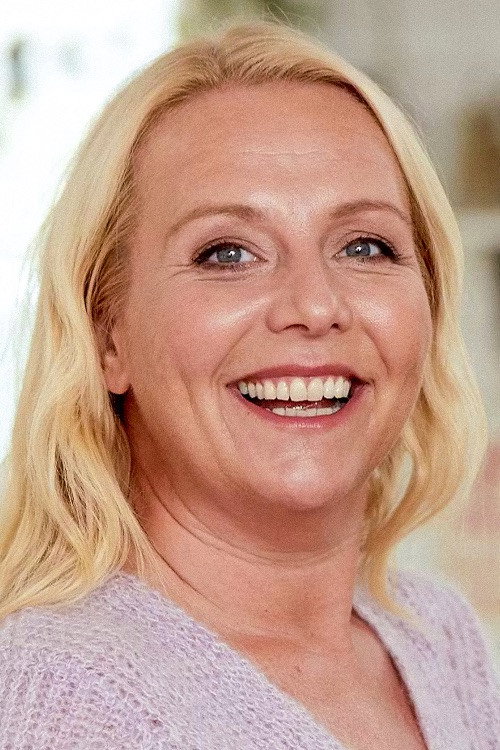 Linn Skåber as Tante Sofie (voice) in Three Robbers and a Lion