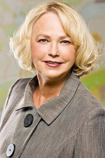 Nijolė Lepeškaitė as Bežiurstienė in Palanga
