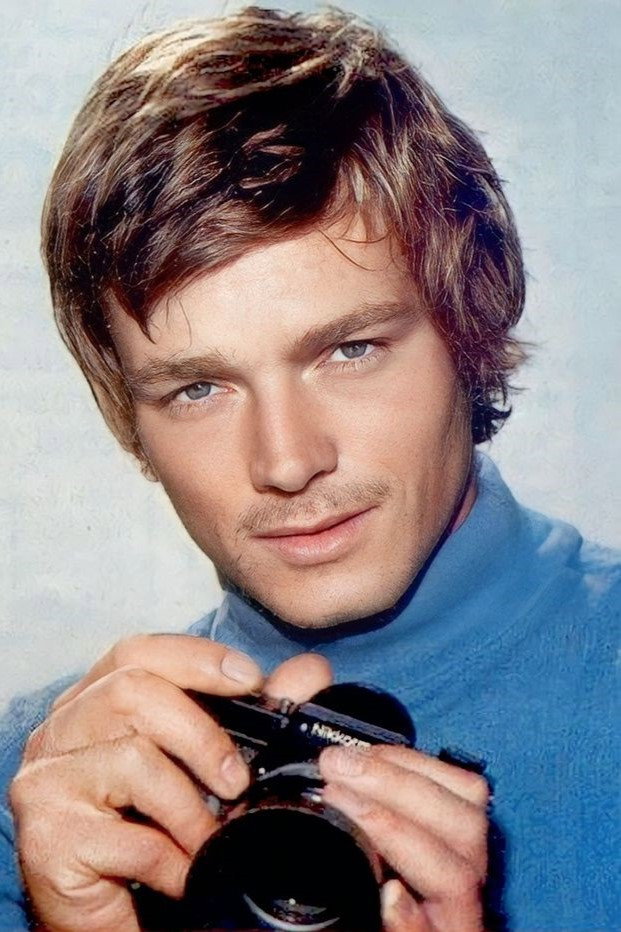 Peter Lee Lawrence as Jim 'The Kid' Slade in A Gun for One Hundred Graves