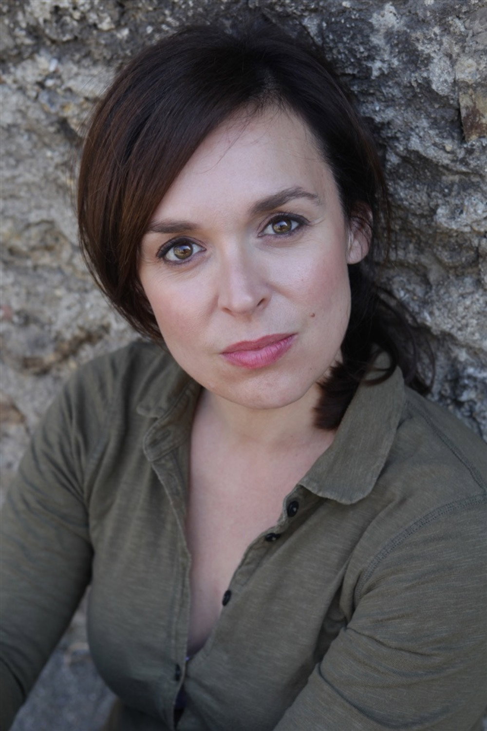 Jennie-Anne Walker as Sylvie in Quiproquos