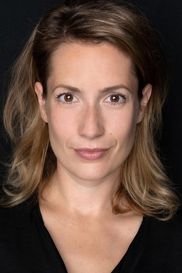 Lenka Zahradnická as herečka Eva in Past