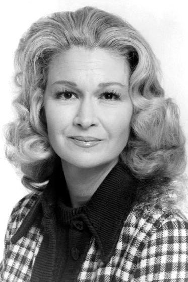 Diane Ladd as Roe in American Cowslip