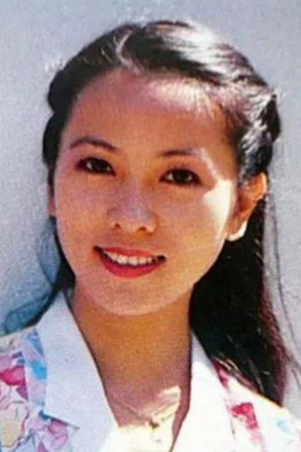 洪学敏 as 红娘子 in 李信与红娘子