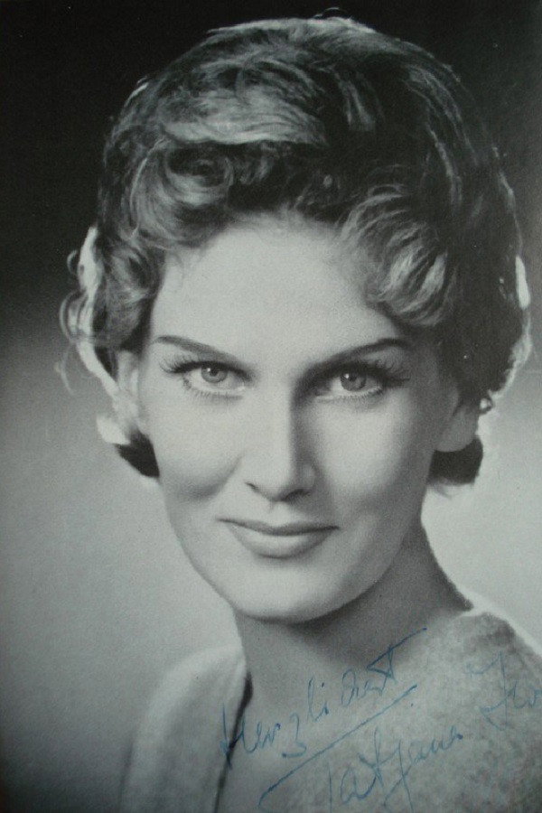 Tatjana Iwanow as Komtesse Beate von Treuenfels in Griseldis