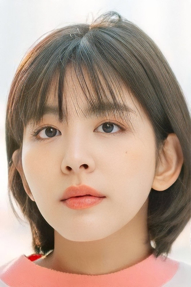 หนึ่งธิดา โสภณ as Kumnang / Chorfah in Queen of Morlum