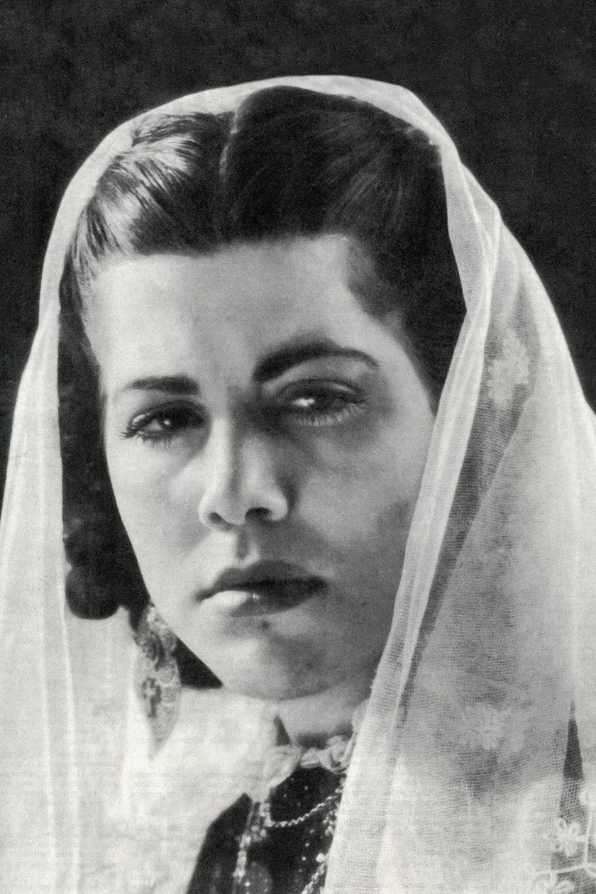 Maria Domingas as Margarida in Mountain Wolves
