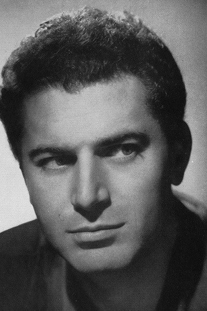 Carlo Giustini as Arturo in Mamma mia, che impressione!