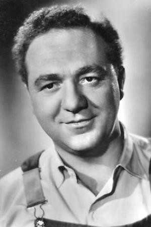 Paul Esser as Hotel Concierge Pierre in Daughters of Darkness