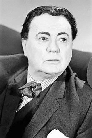 Micheál Mac Liammóir as Oscar Wilde in The Trial of Oscar Wilde