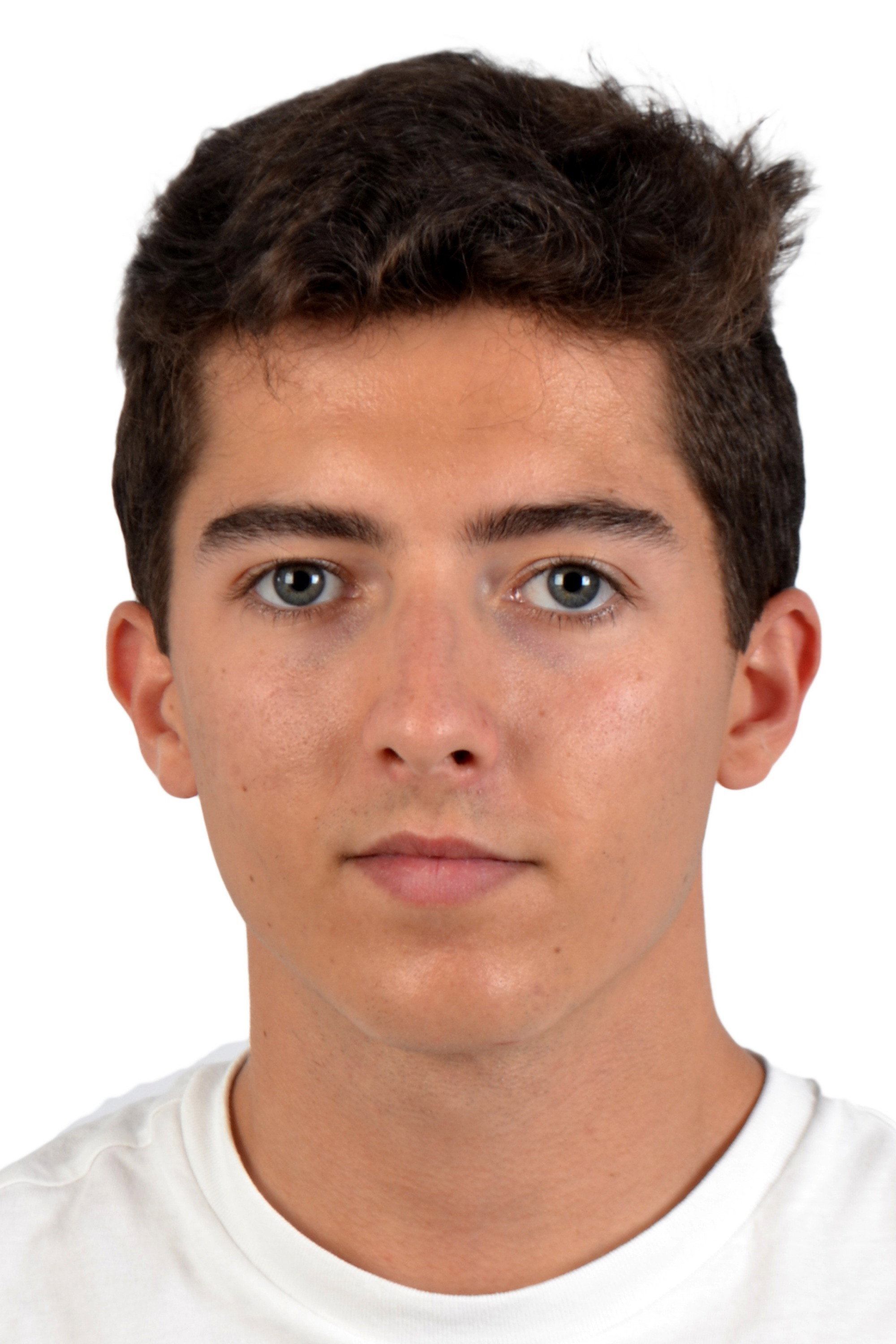 Francisco Raposo as Teenager in Fire on the Mountain
