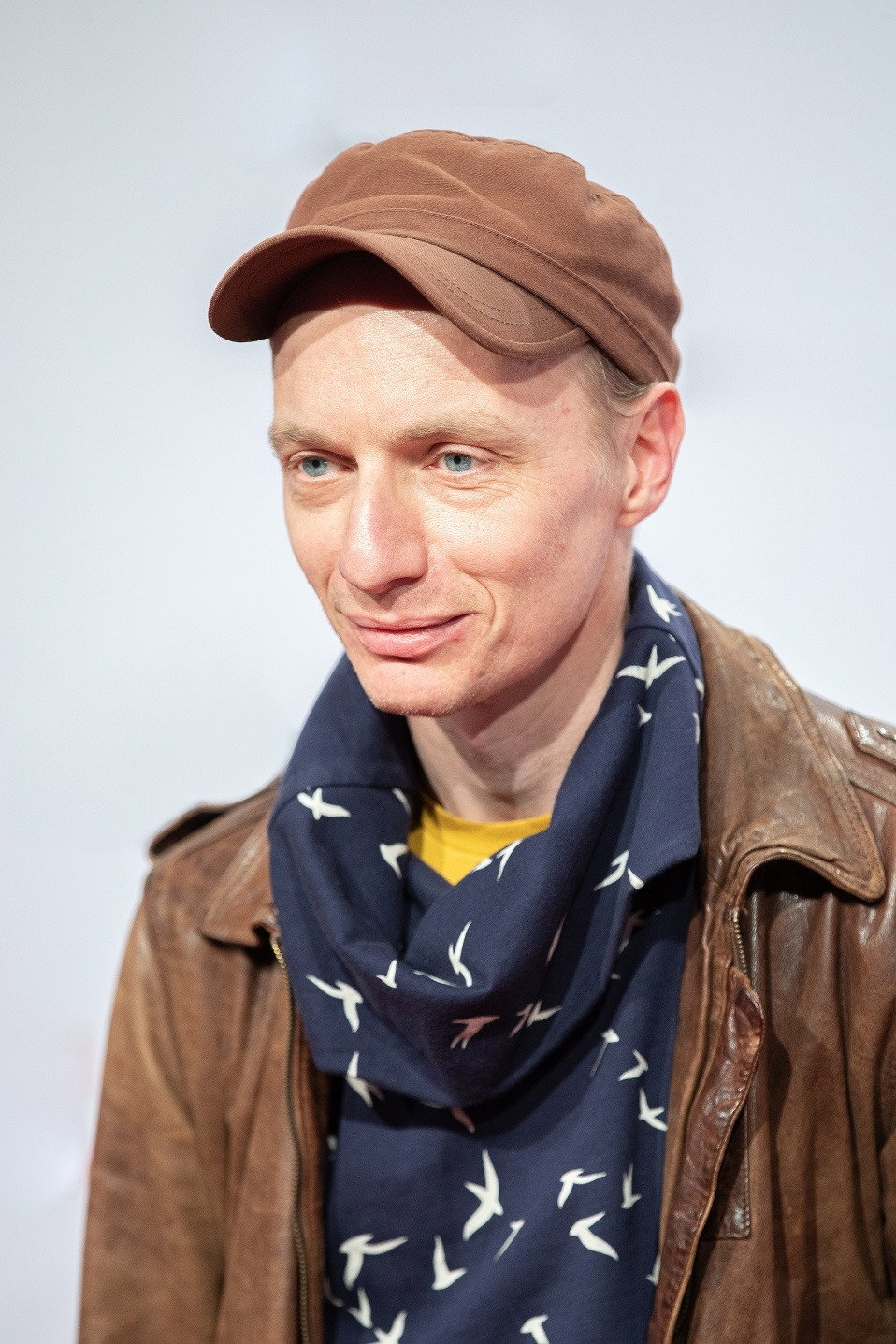 Dietrich Brüggemann as Polizist in Original Bliss