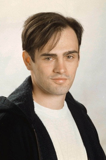 Péter Gula as Feri in Csak színház és más semmi
