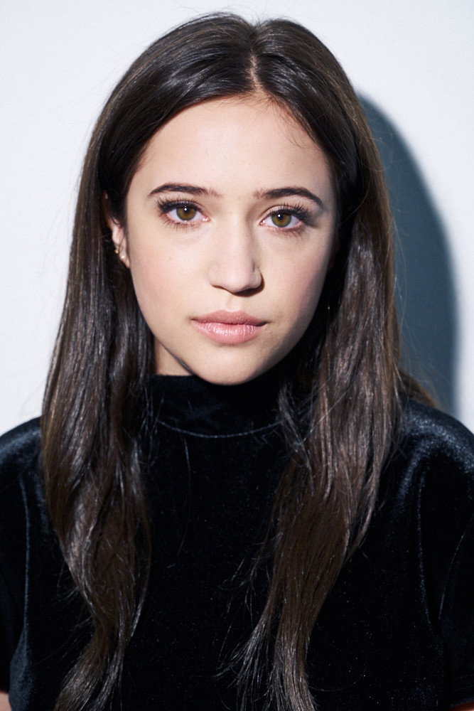 Gideon Adlon as Becca Gelb in The Society