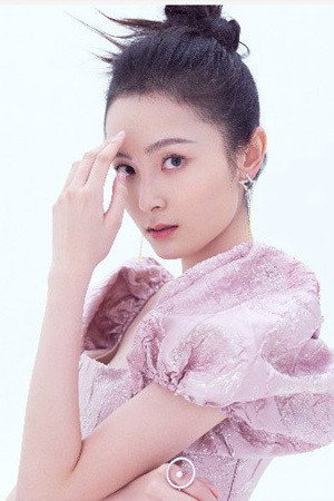 Meixuan Song as Lin Yinian in The Happy Life of People's Policeman Lao Lin