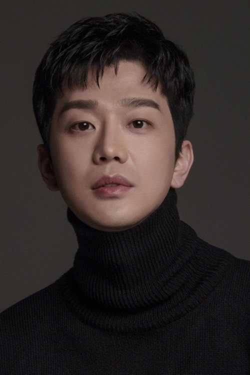 서주형 as Moon Il Chan in Bong Soon, a Cyborg in Love