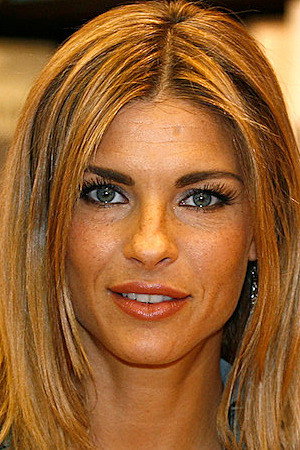 Martina Colombari as Patrizia Angeloni in Al di la del lago