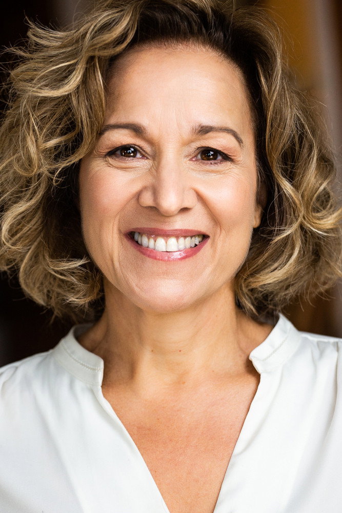 Hélène Major as Paulette in Cruising Bar 2