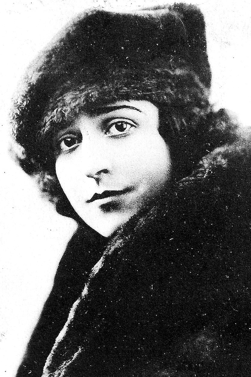 Catherine Calvert as Rosalie Lane in Out of the Night