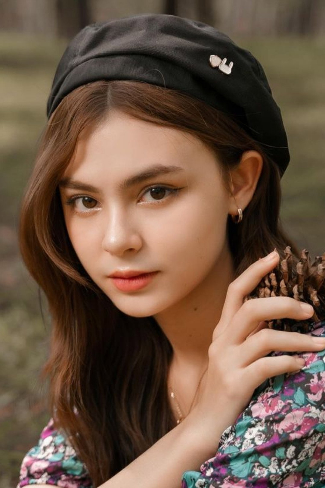 มาริซ่า ลลอยด์ as Gina in Falling for My Hater