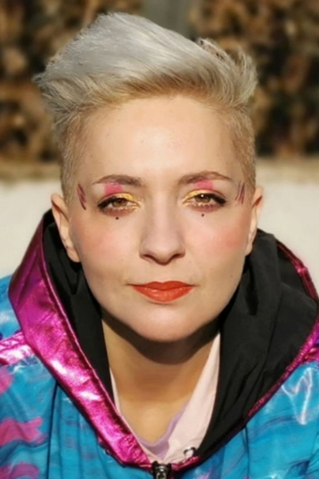 Gülin Kılıçay as herself in Unhappy Party