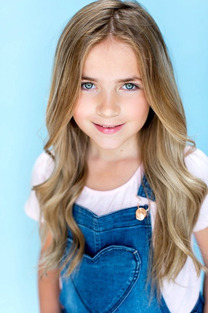 Ava Sleeth as Young Sarah in Thunderbird