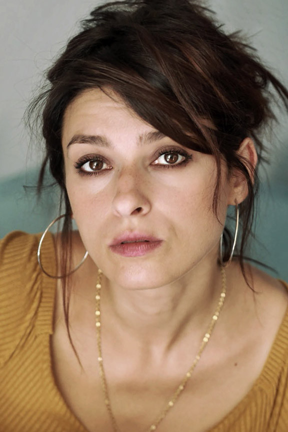 Daniela Camera as Roberta Masantonio in Masantonio