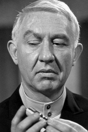 Kevin Stoney as Joe in The Man Who Was Nobody