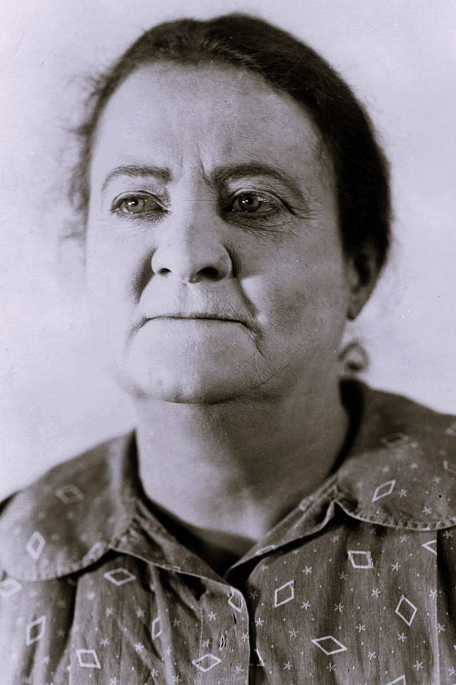 Aggie Herring as Mrs. Vernon in Loco Luck