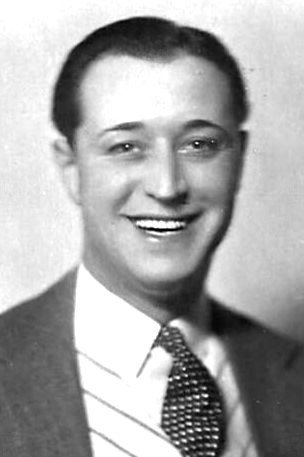 Angelo Ferrari as Tanzlehrer in Frühere Verhältnisse