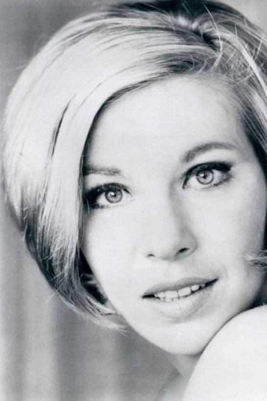 Beverly Sanders as Olive Swann in Lotsa Luck