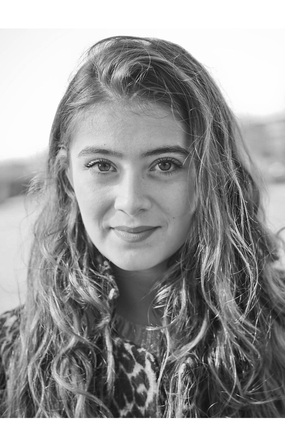Camille Aguilar as Lili Aguze in Les Secrets