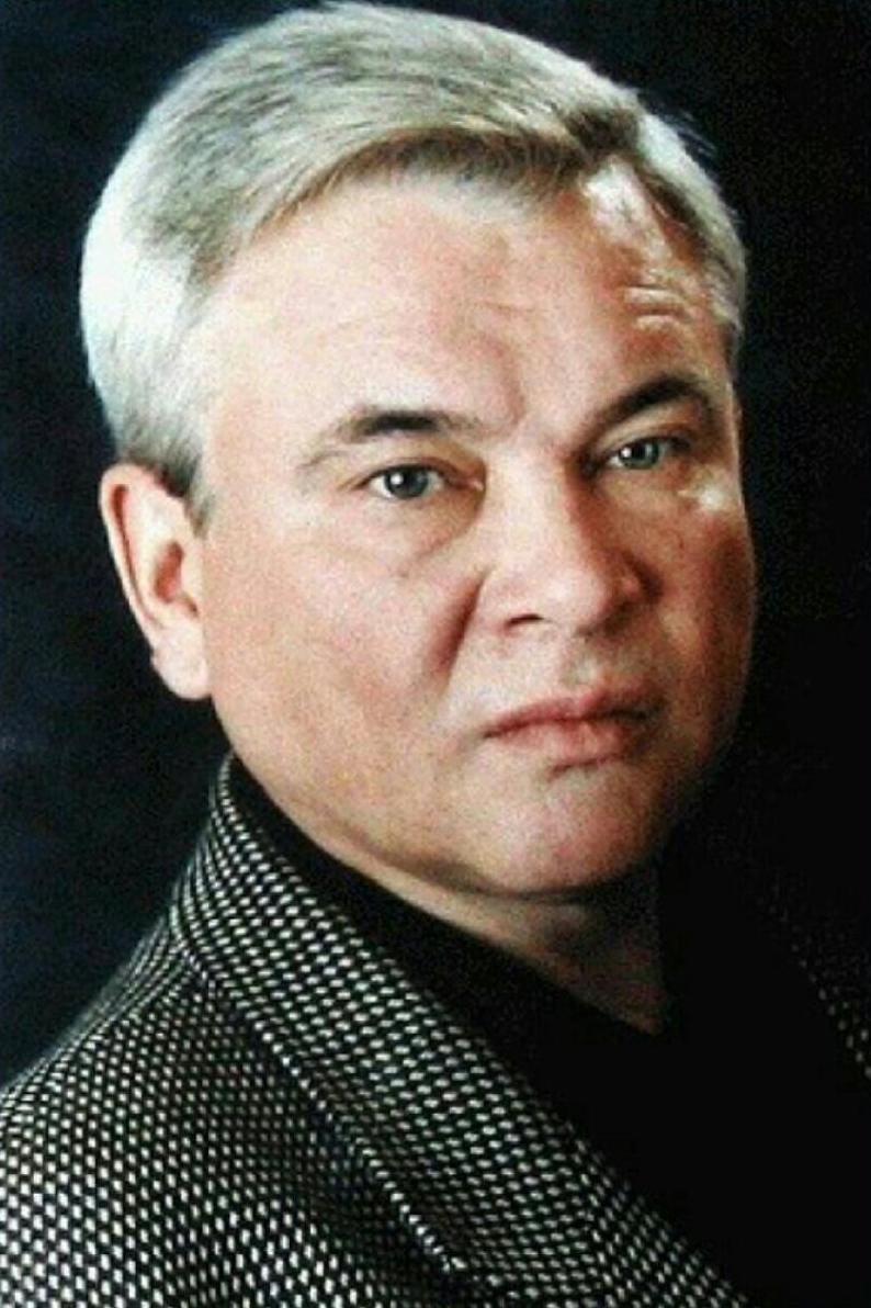Вячеслав Молоков as Vitka Burov «Alfons Dode» in The last summer of childhood