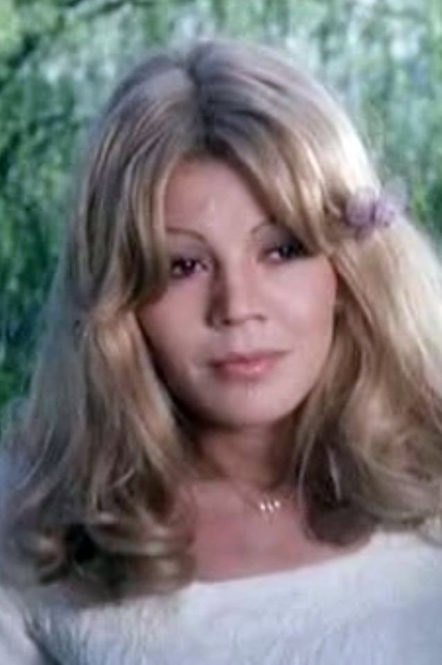 Danielle Ellison as Sharon in Black Emanuelle 2