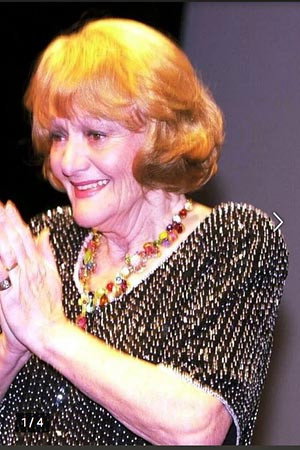 Ines Torelli as Sonja Kummer in Die 6 Kummer-Buben