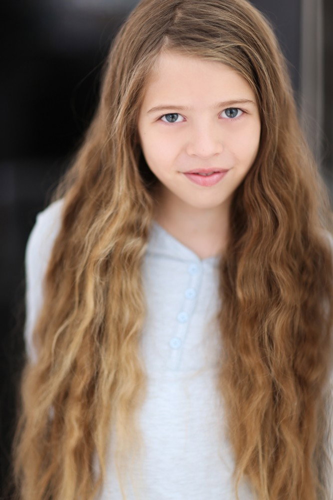 Bracken Hanke as Katie in Broken Bunny