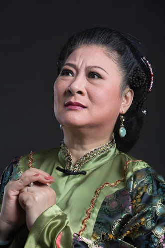 方莉莉 as 夏春华 in Xia Yulai